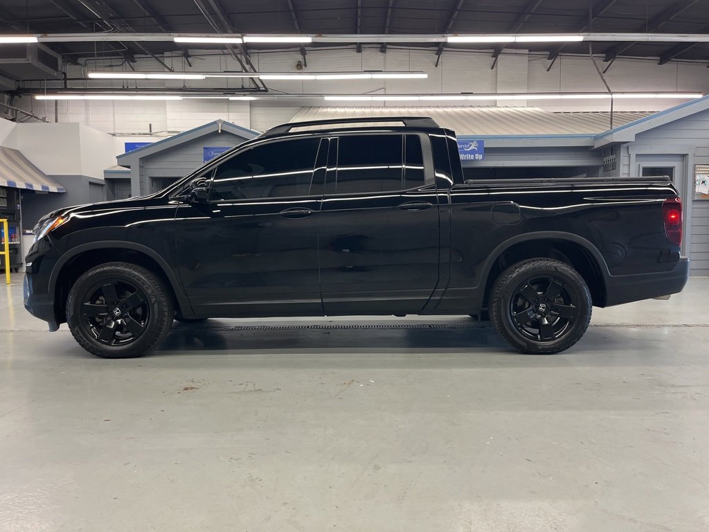 2024 Honda Ridgeline Black Edition photo 3