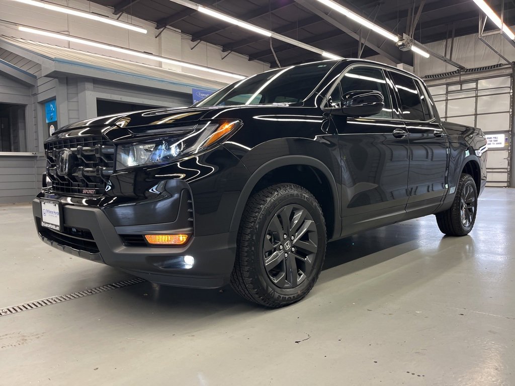 2025 Honda Ridgeline Sport photo 3