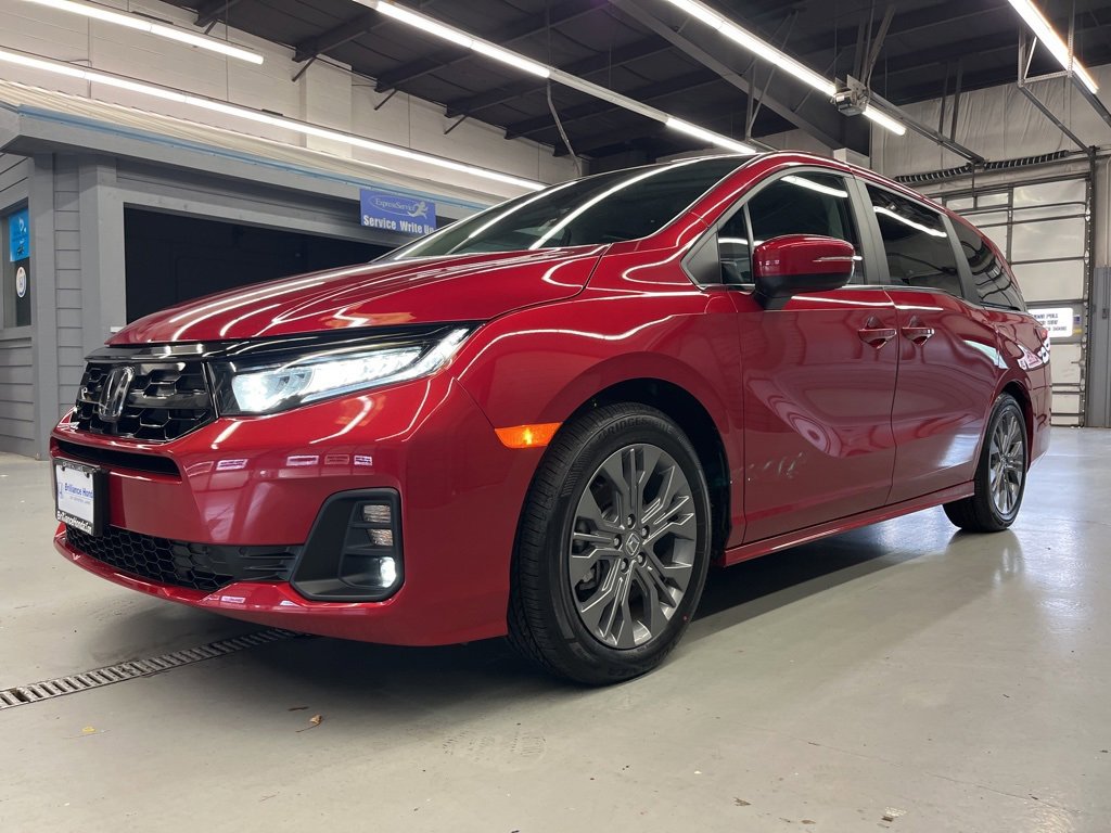 2025 Honda Odyssey Touring photo 3