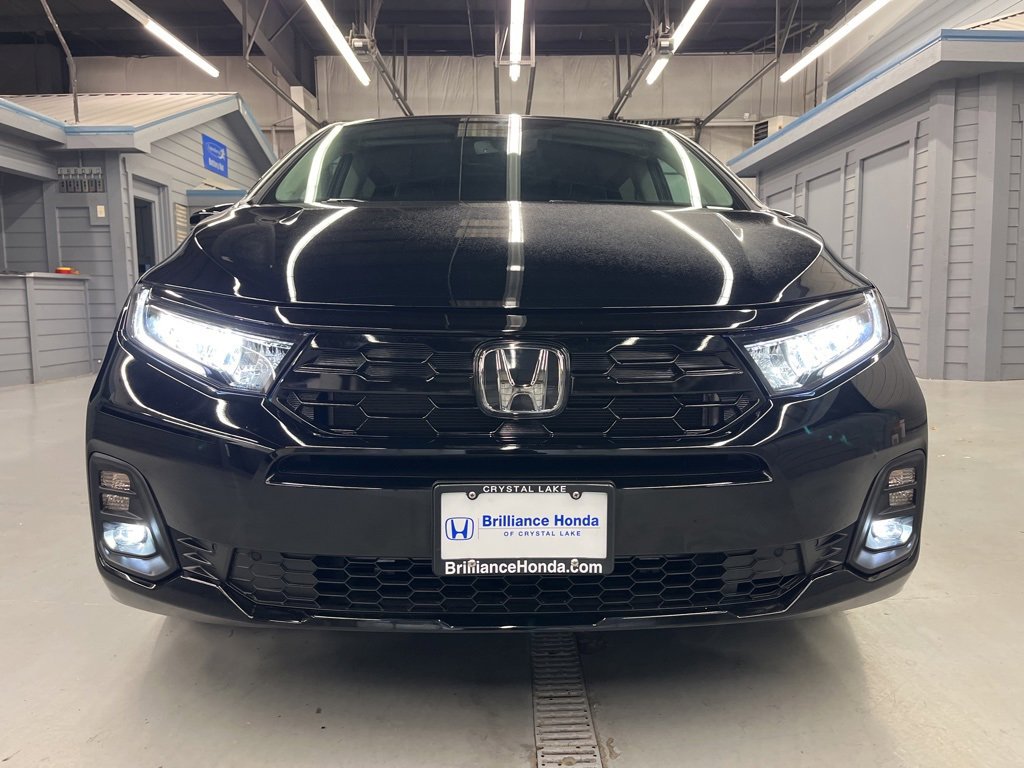 2025 Honda Odyssey Touring photo 2