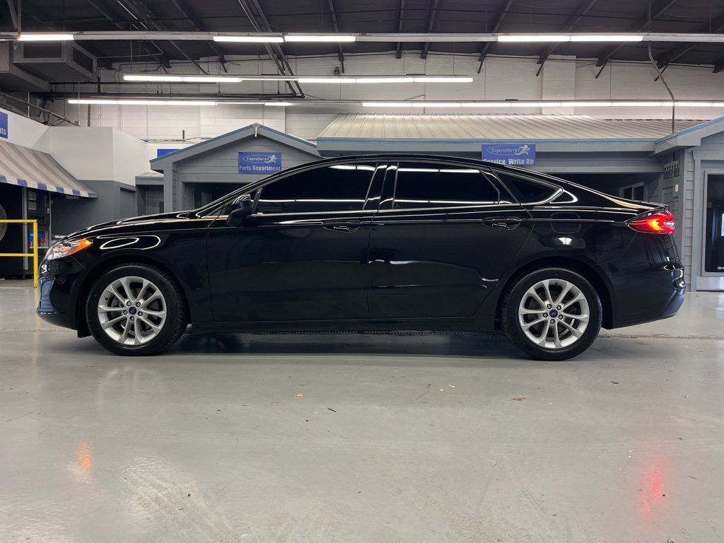 2020 Ford Fusion SE photo 4