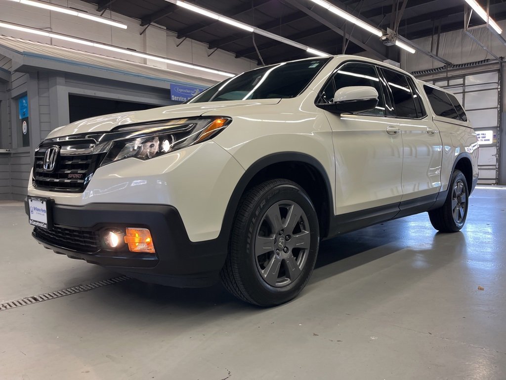 2019 Honda Ridgeline Sport photo 3