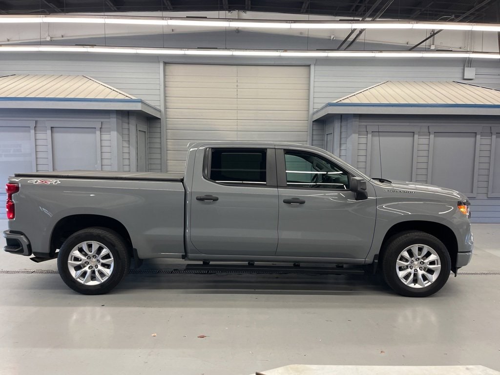 2024 Chevrolet Silverado 1500 Custom photo 4