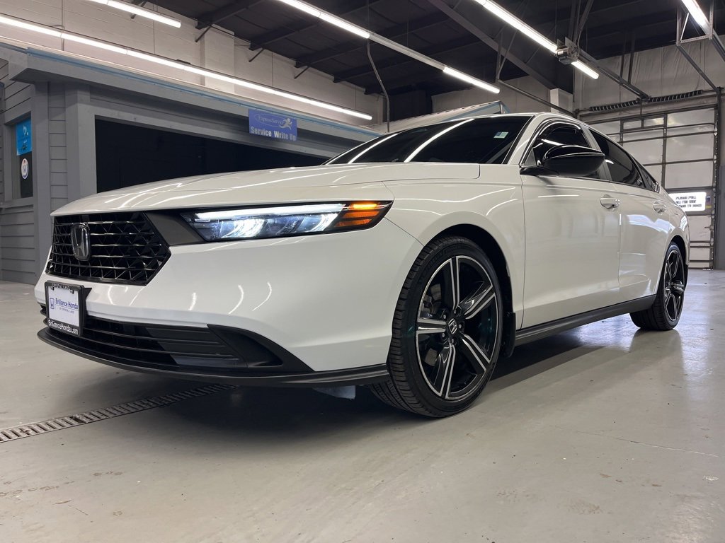 2023 Honda Accord Hybrid Sport photo 3