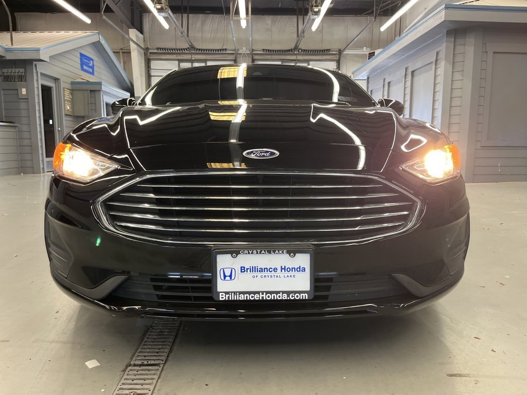 2020 Ford Fusion SE photo 2