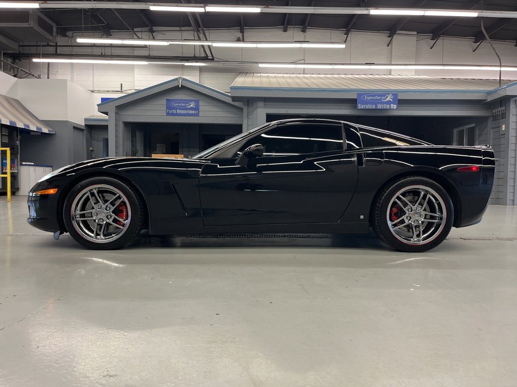 2005 Chevrolet Corvette Base photo 4