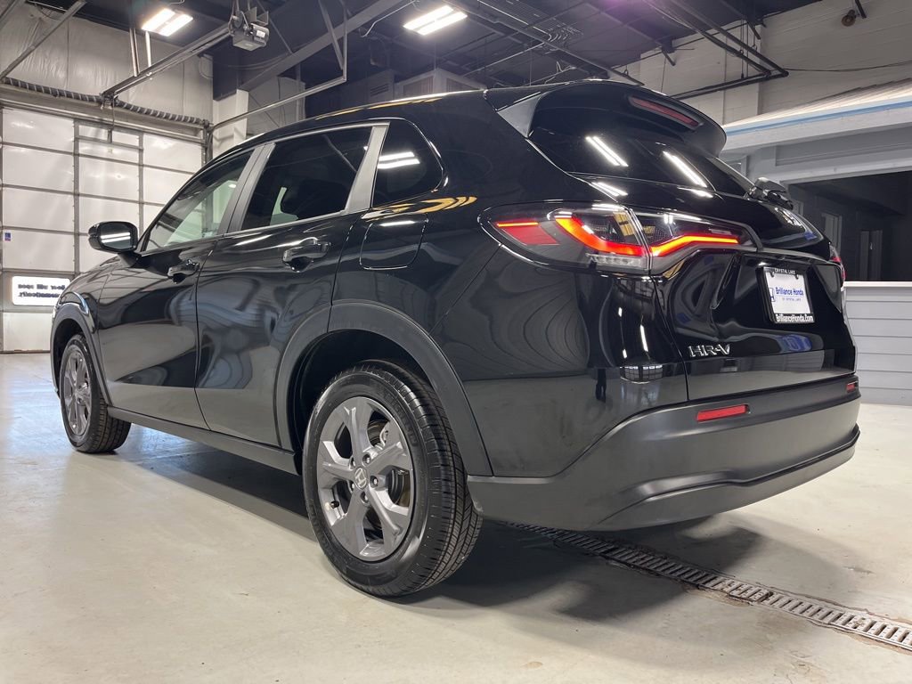 2026 Honda HR-V LX photo 4