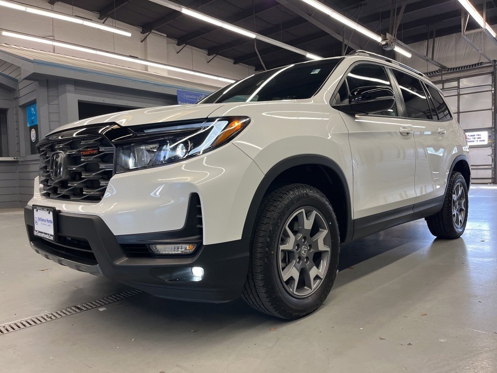 2022 Honda Passport TrailSport photo 2