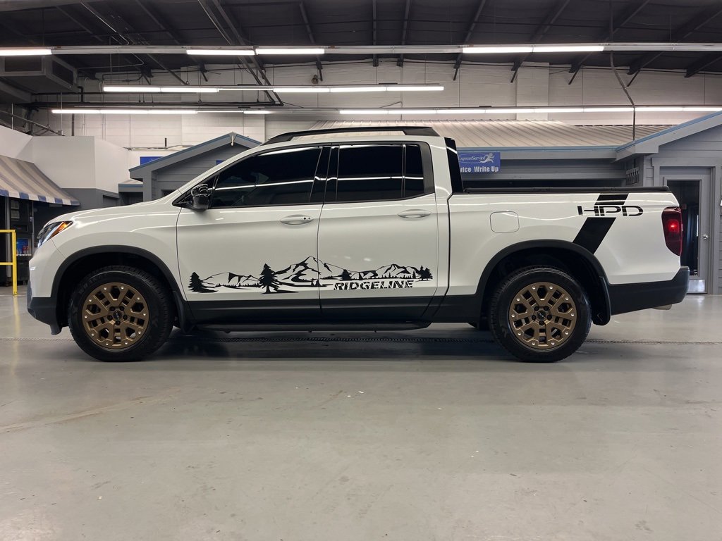 2022 Honda Ridgeline Black Edition photo 4
