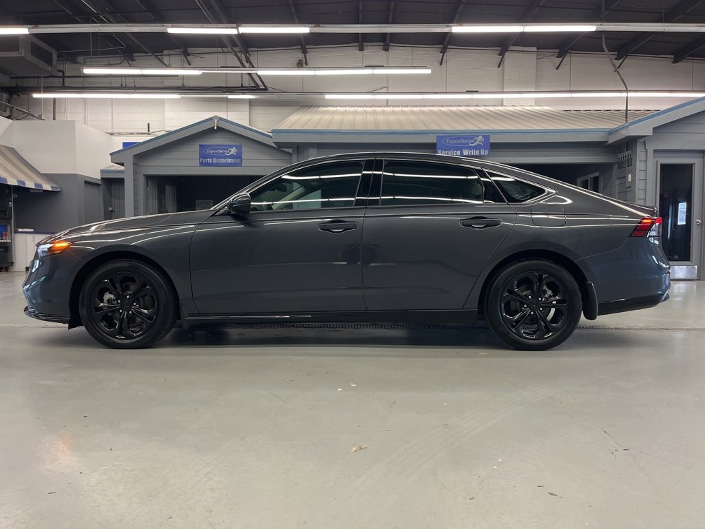 2025 Honda Accord Hybrid EX-L photo 2