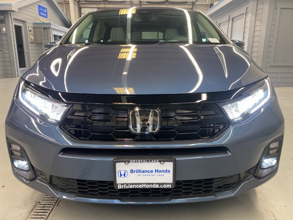 2025 Honda Odyssey Touring photo 2