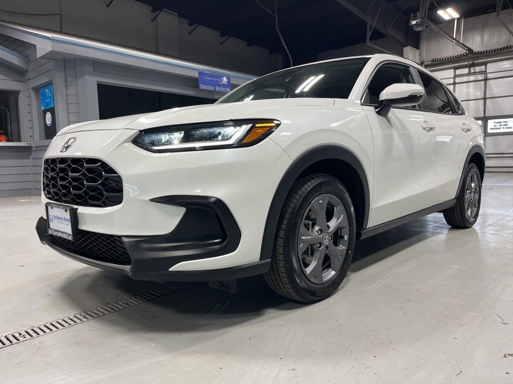 2026 Honda HR-V LX photo 3