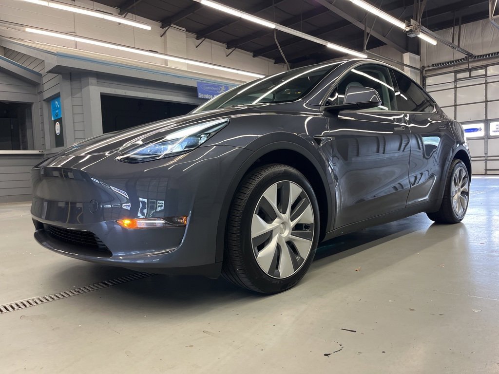 2023 Tesla Model Y Long Range photo 3