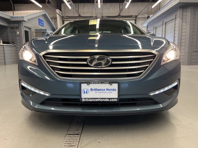 Used 2015 Hyundai Sonata SE with VIN 5NPE24AF3FH203647 for sale in Crystal Lake, IL