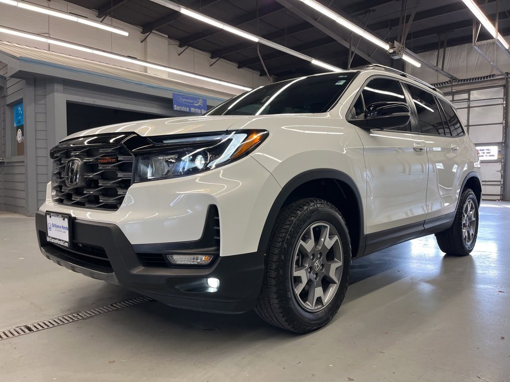 2022 Honda Passport TrailSport photo 2