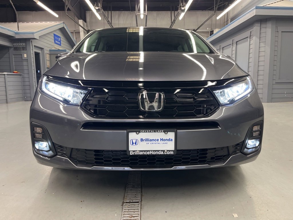 2025 Honda Odyssey Touring photo 2