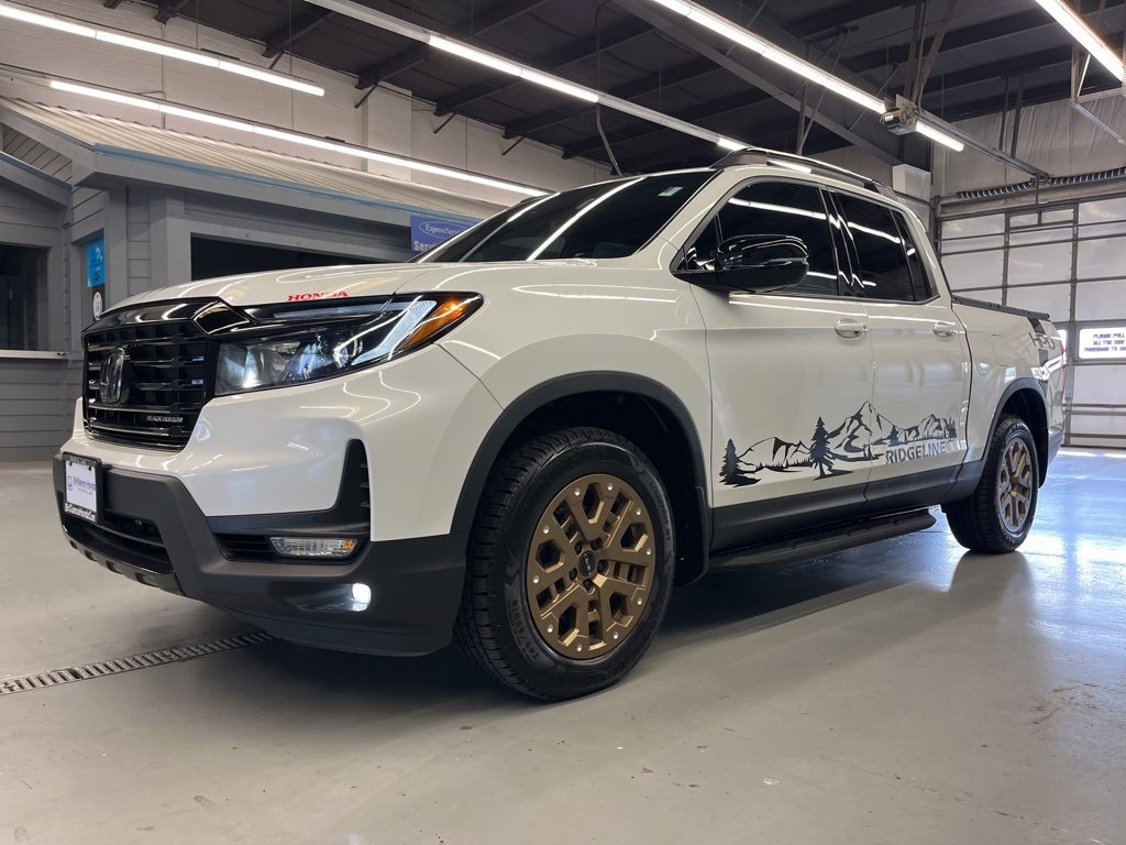 2022 Honda Ridgeline Black Edition photo 3