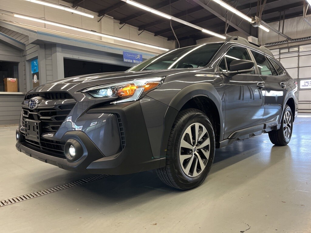 Used 2025 Subaru Outback Base SUV