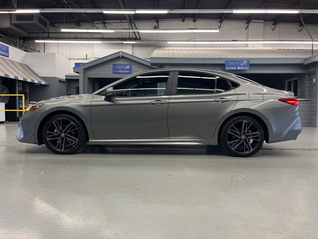 2025 Toyota Camry XSE photo 4