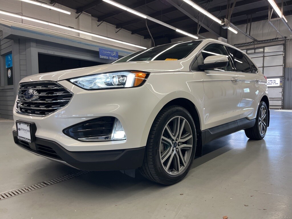 2019 Ford Edge Titanium photo 3