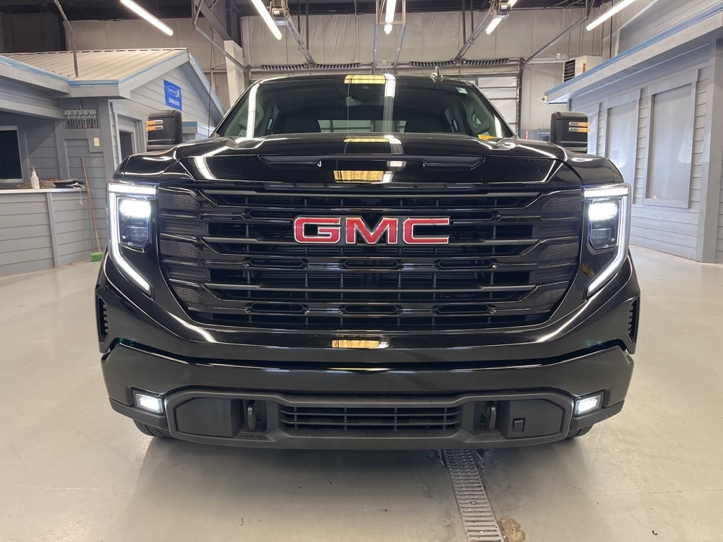 Used 2023 GMC Sierra 1500 Elevation with VIN 1GTUUCE8XPZ176694 for sale in Elgin, IL