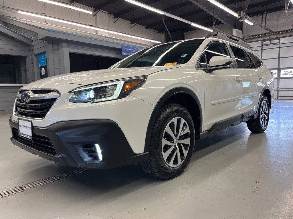 2020 Subaru Outback Premium photo 3
