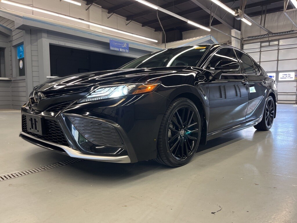 2021 Toyota Camry XSE V6 photo 3