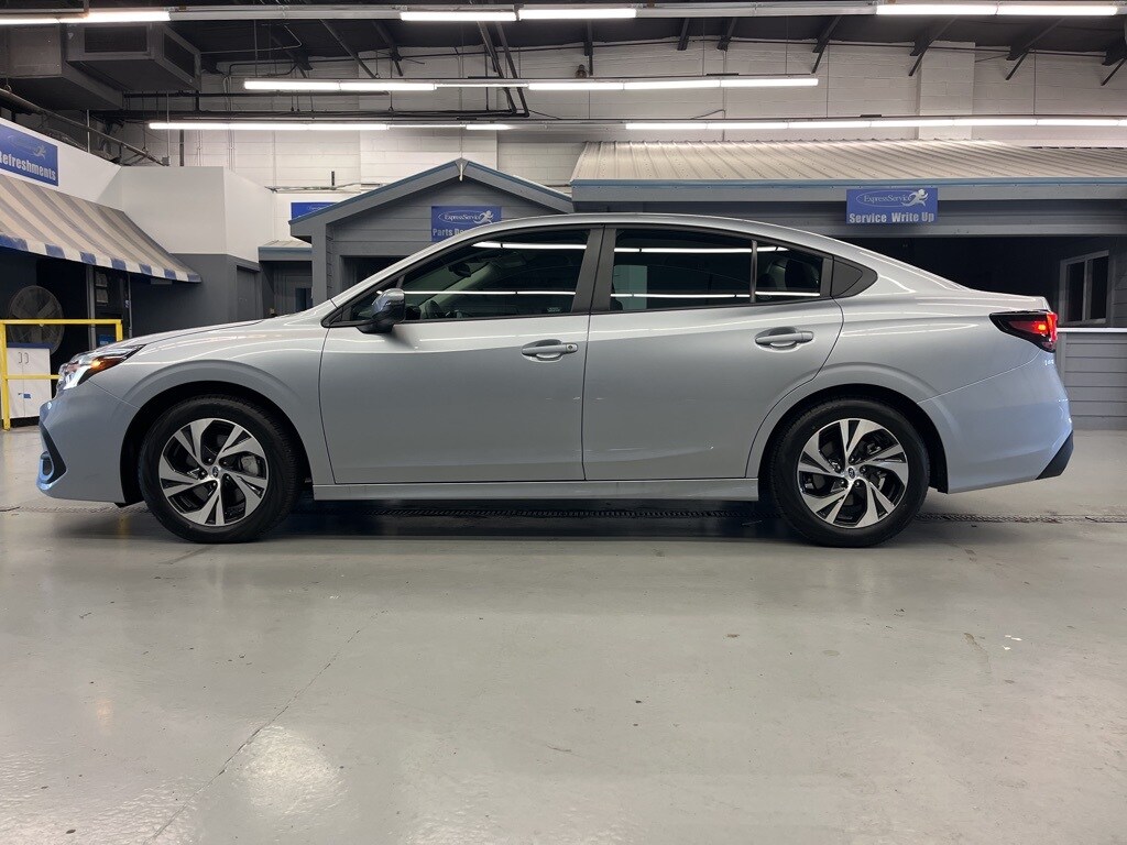 2025 Subaru Legacy Premium photo 3