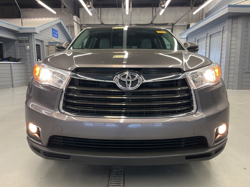 Used 2015 Toyota Highlander LE with VIN 5TDZKRFH8FS048712 for sale in Elgin, IL