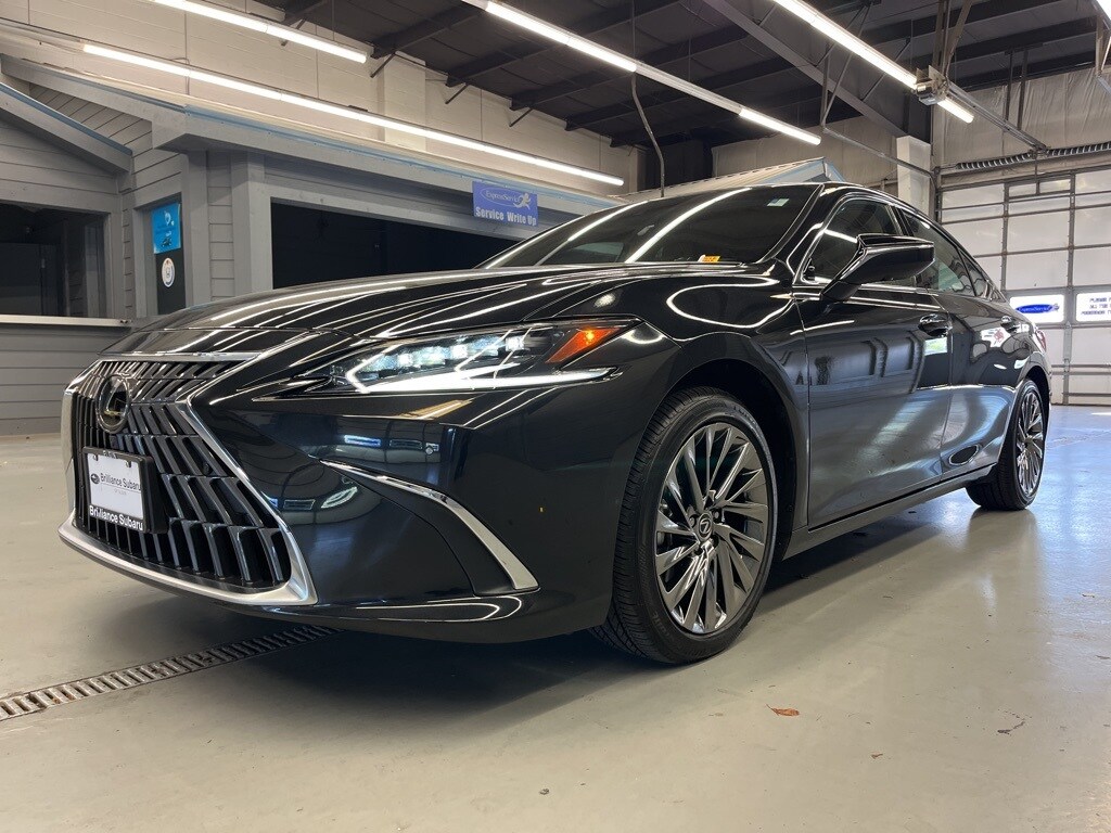 2024 Lexus ES 350 Ultra Luxury photo 3