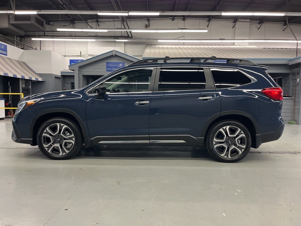 2024 Subaru Ascent Touring photo 4