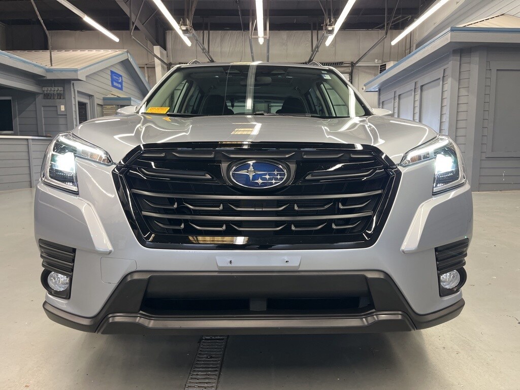 2023 Subaru Forester Premium photo 2