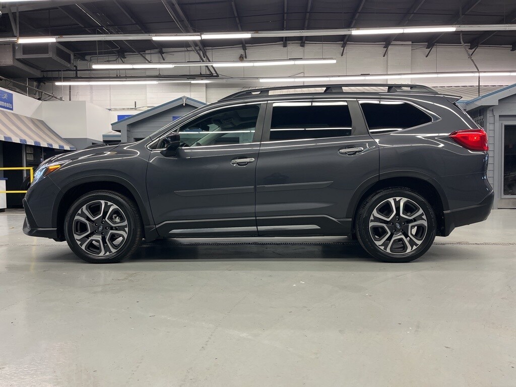 2024 Subaru Ascent Touring photo 4