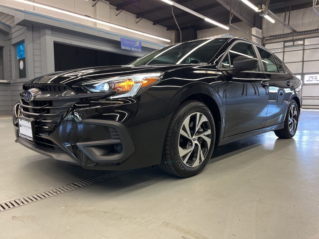 2025 Subaru Legacy Base photo 2
