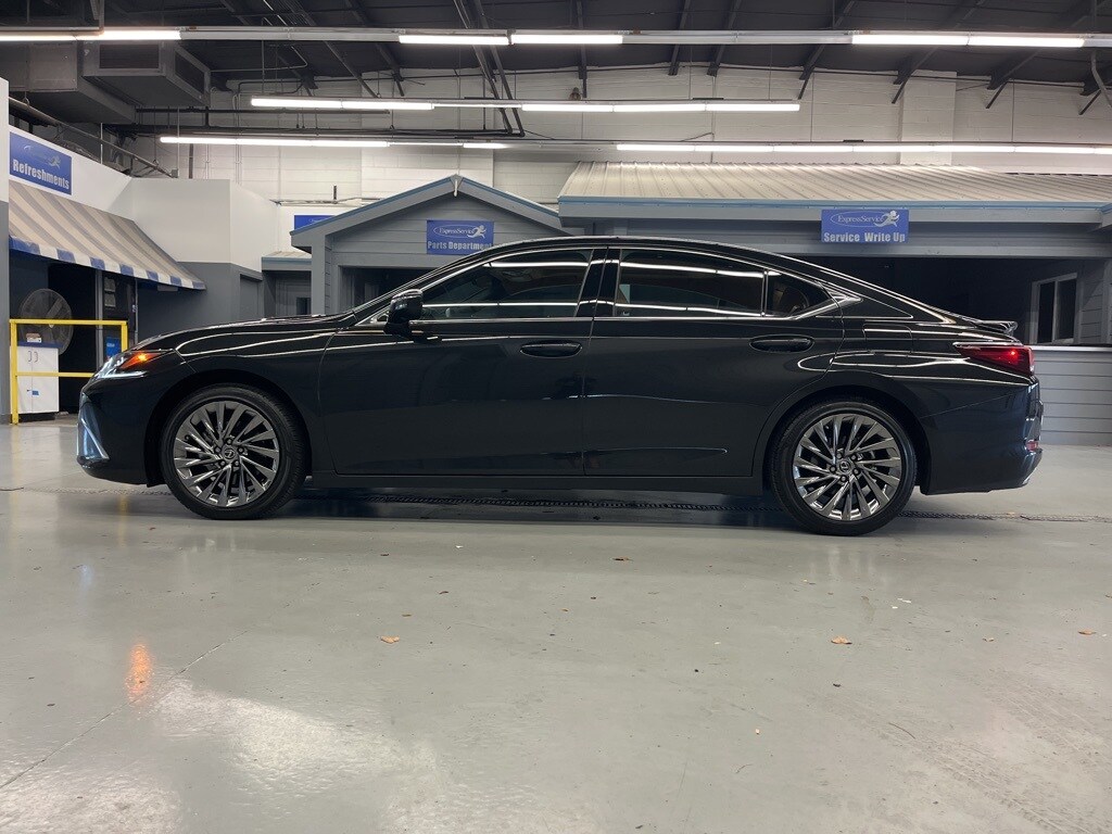 2024 Lexus ES 350 Ultra Luxury photo 4