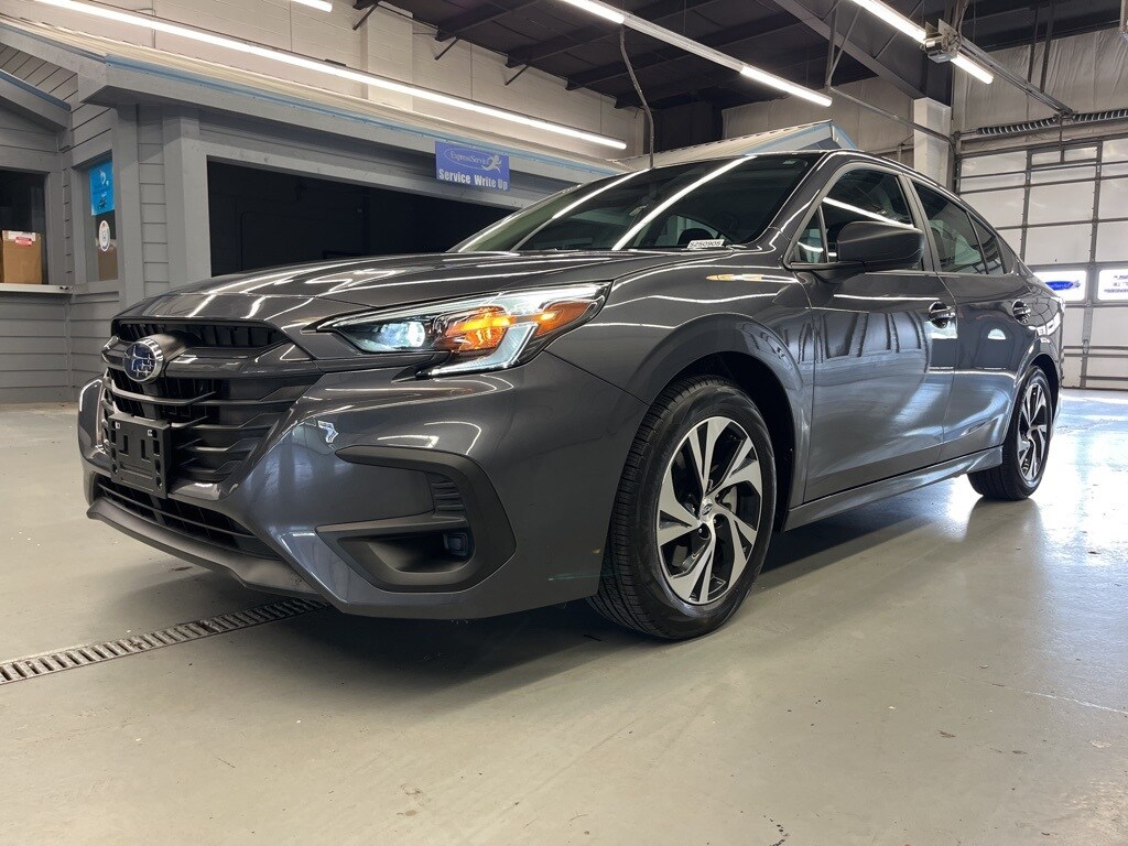 2025 Subaru Legacy Base photo 3