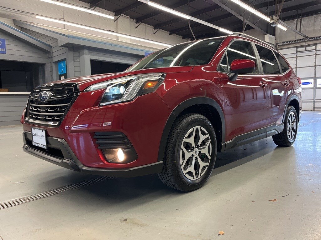 2022 Subaru Forester Premium photo 3