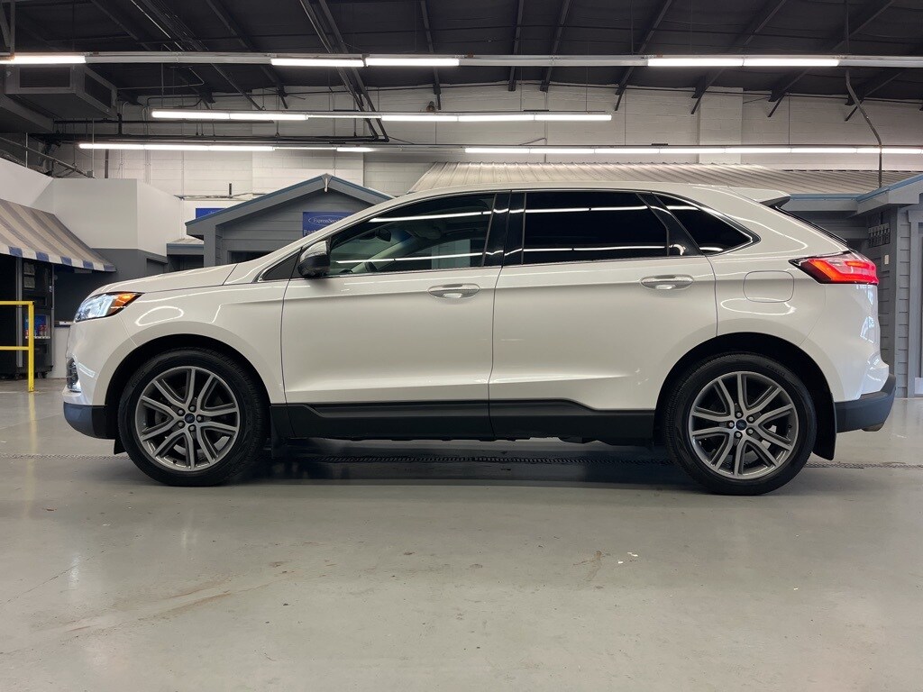 2019 Ford Edge Titanium photo 4