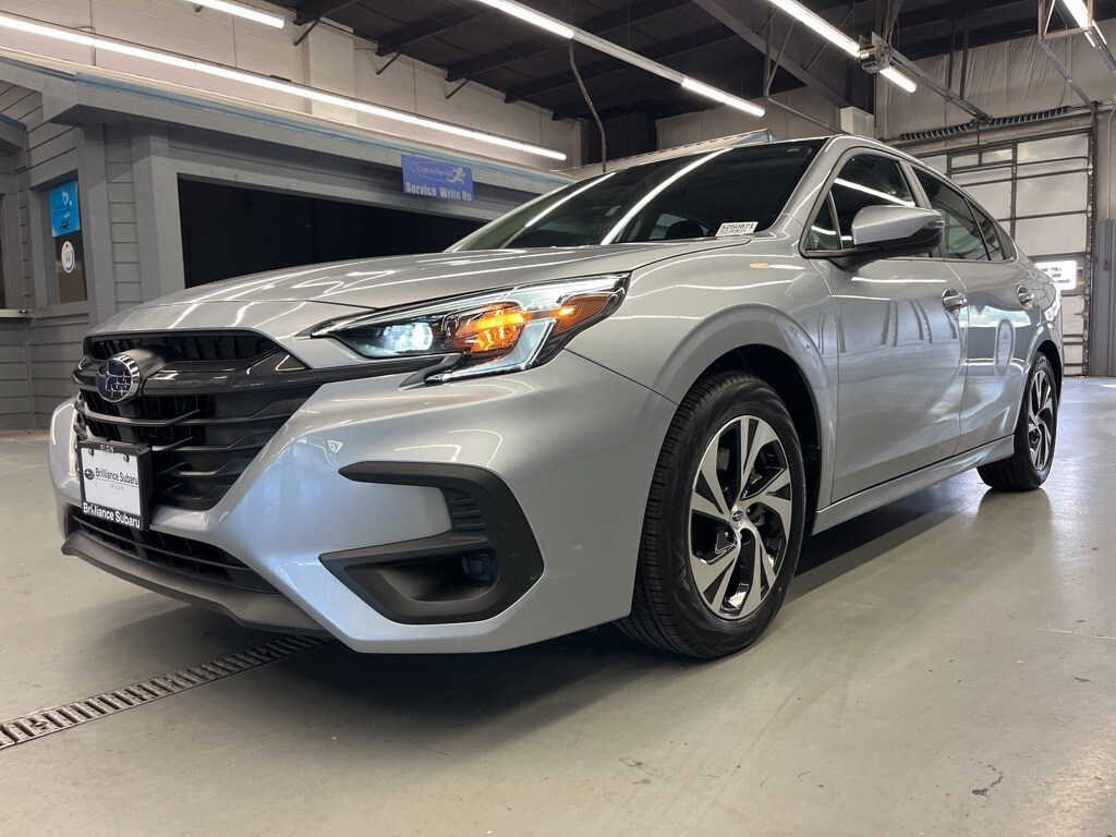 2025 Subaru Legacy Premium photo 3