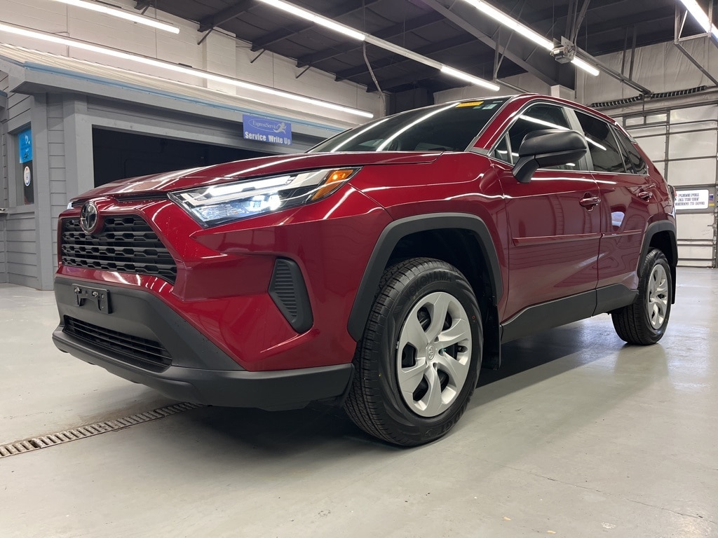 2023 Toyota RAV4 LE photo 4