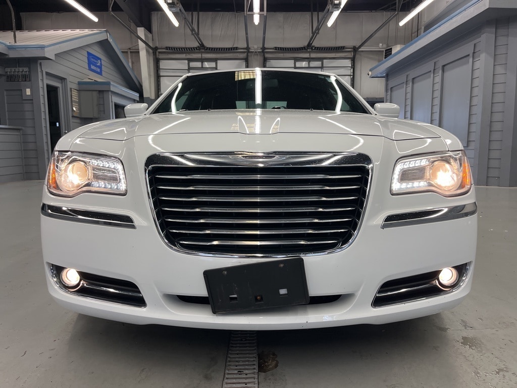 Used 2014 Chrysler 300 Base with VIN 2C3CCAAG1EH135839 for sale in Elgin, IL