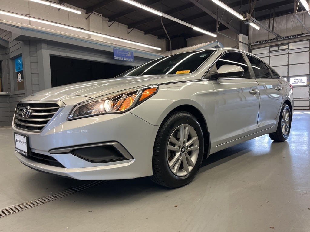 Used 2016 Hyundai Sonata SE Sedan