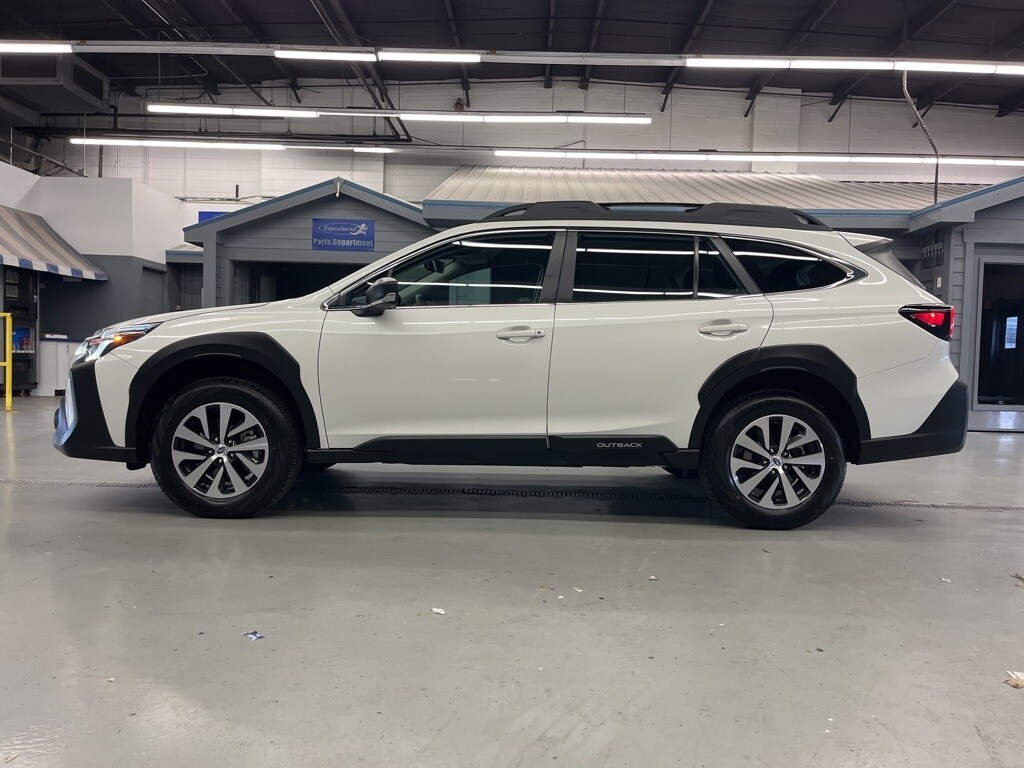 2025 Subaru Outback Base photo 2