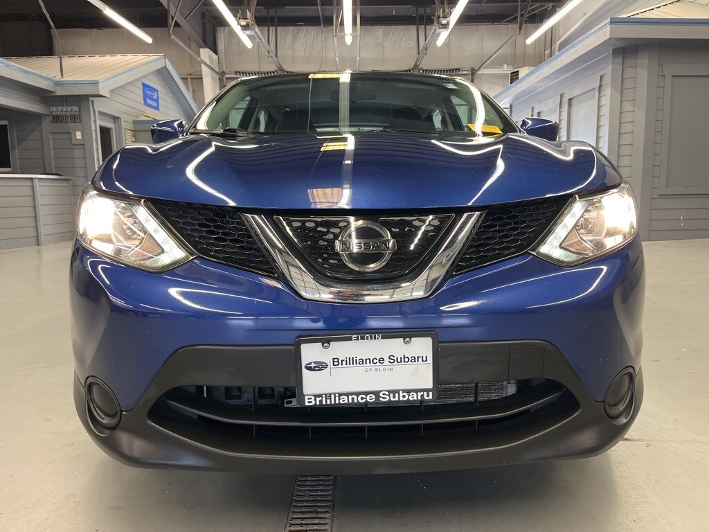 2018 Nissan Rogue Sport S photo 2