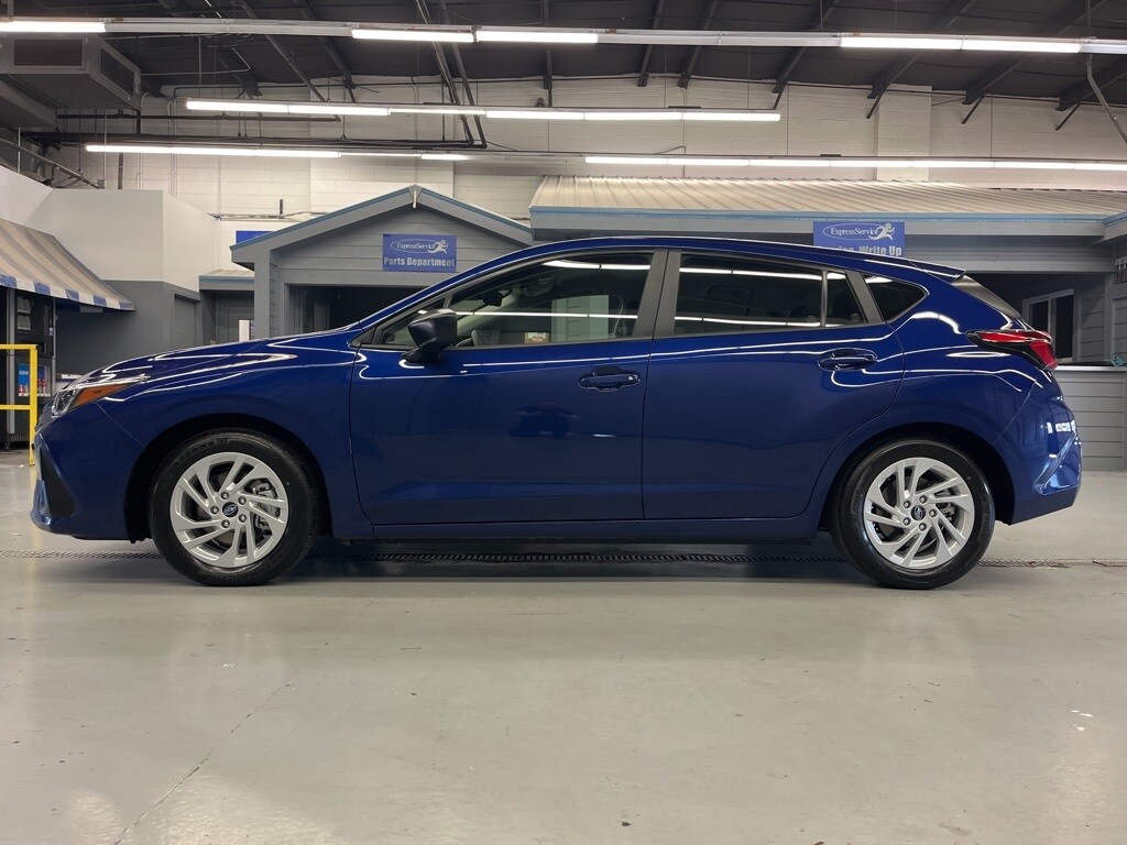 2025 Subaru Impreza Base photo 4