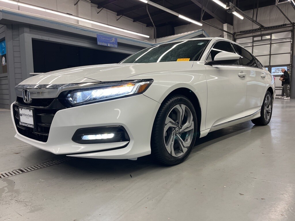 2018 Honda Accord EX photo 3
