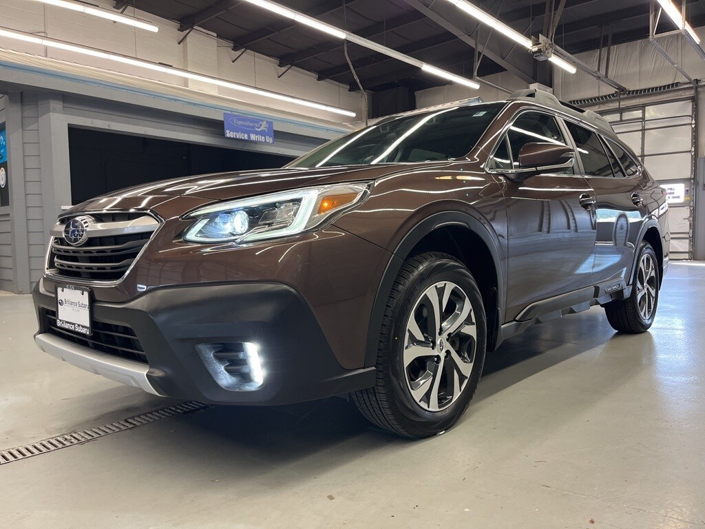 2020 Subaru Outback Limited photo 3