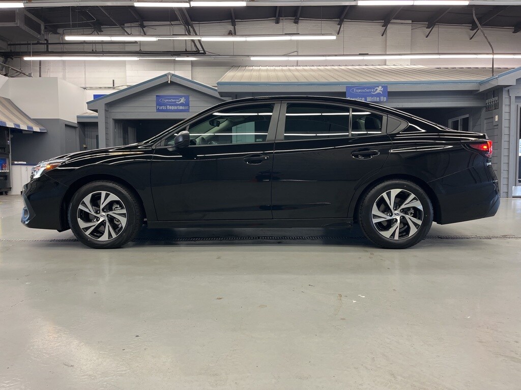 2025 Subaru Legacy Base photo 3