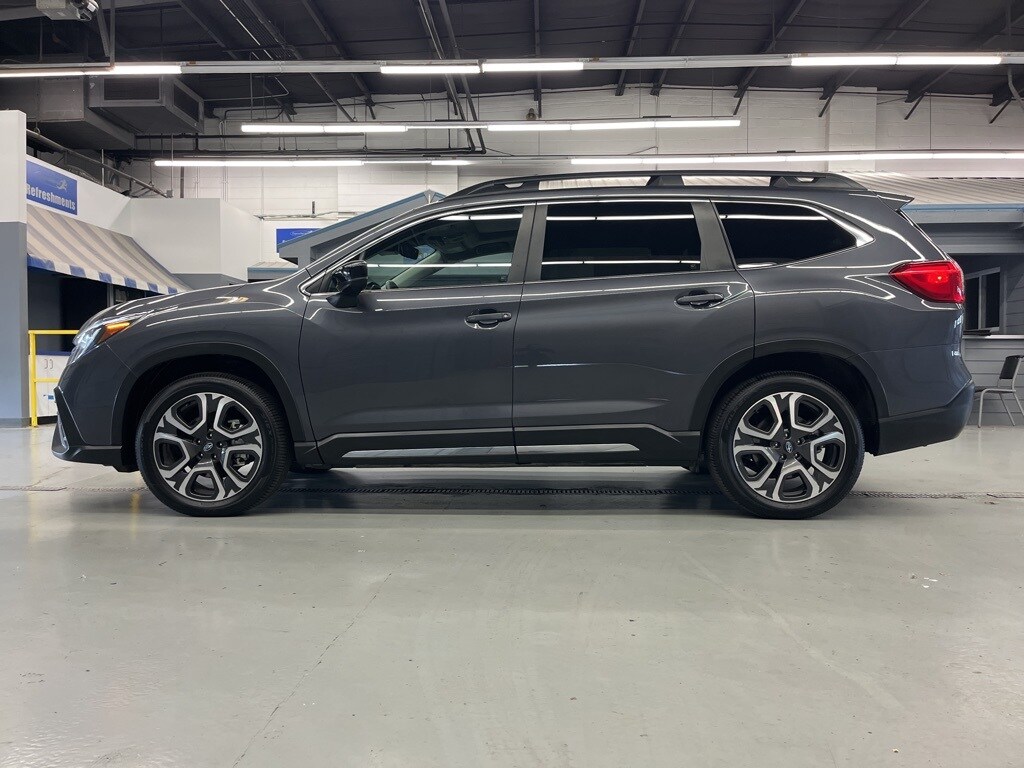 2024 Subaru Ascent Limited photo 4