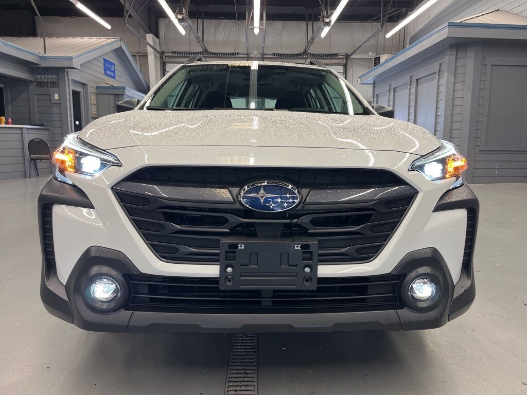 2025 Subaru Outback Base photo 2